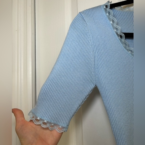 Charlie Holiday Anthropologie - Festival Artsy Sky Blue Lace-Trim Top in Size XS - Picture 8 of 13